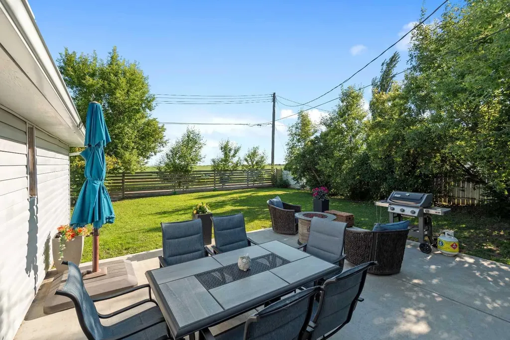1203 1 Street NE Three Hills AB T0M 2A0