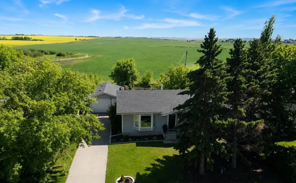 1203 1 Street NE Three Hills AB T0M 2A0