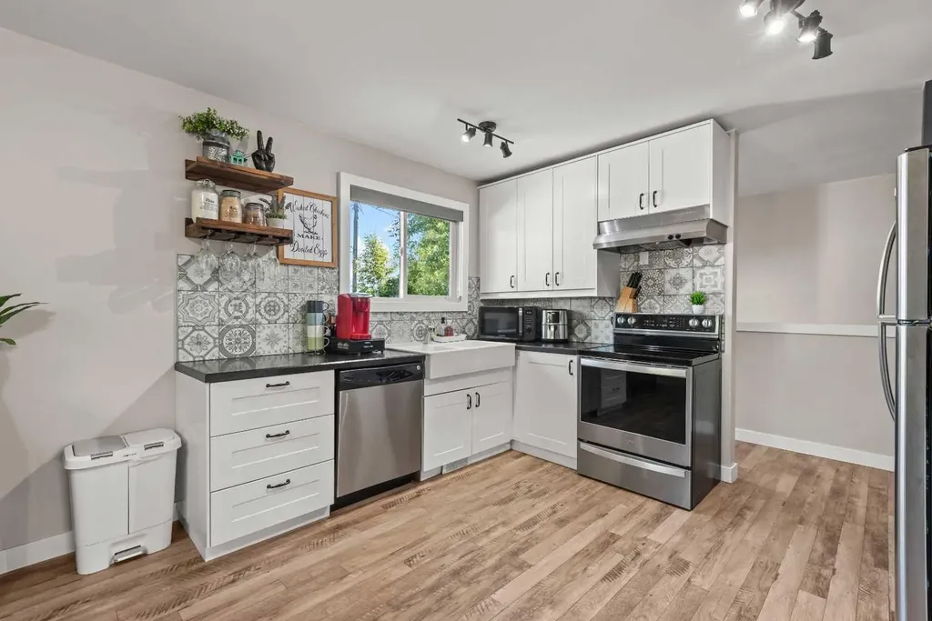 1203 1 Street NE Three Hills AB T0M 2A0