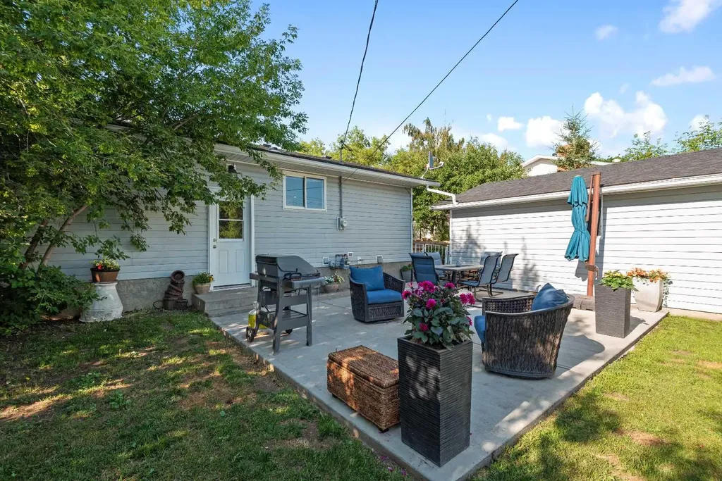1203 1 Street NE Three Hills AB T0M 2A0