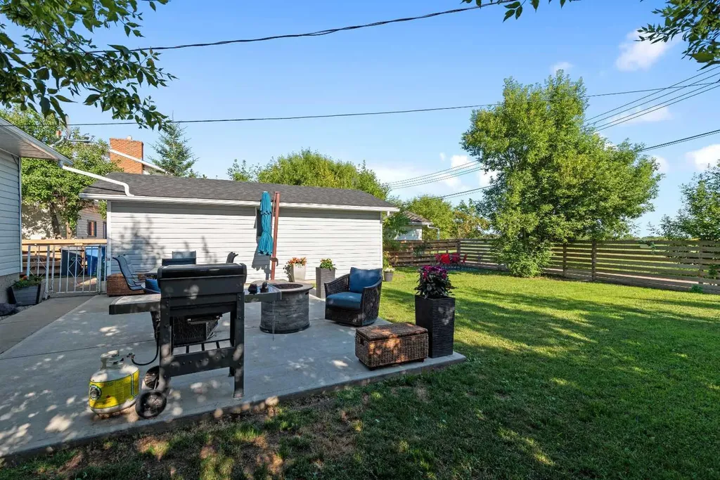 1203 1 Street NE Three Hills AB T0M 2A0