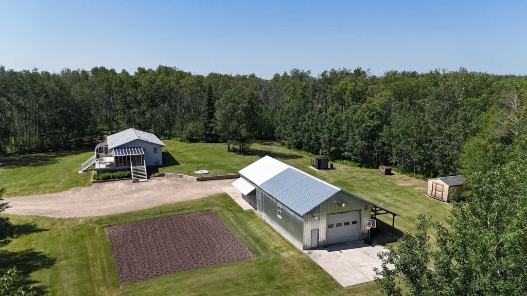 34048 Township Road 834 Rural Clear Hills County AB T0H 1L0