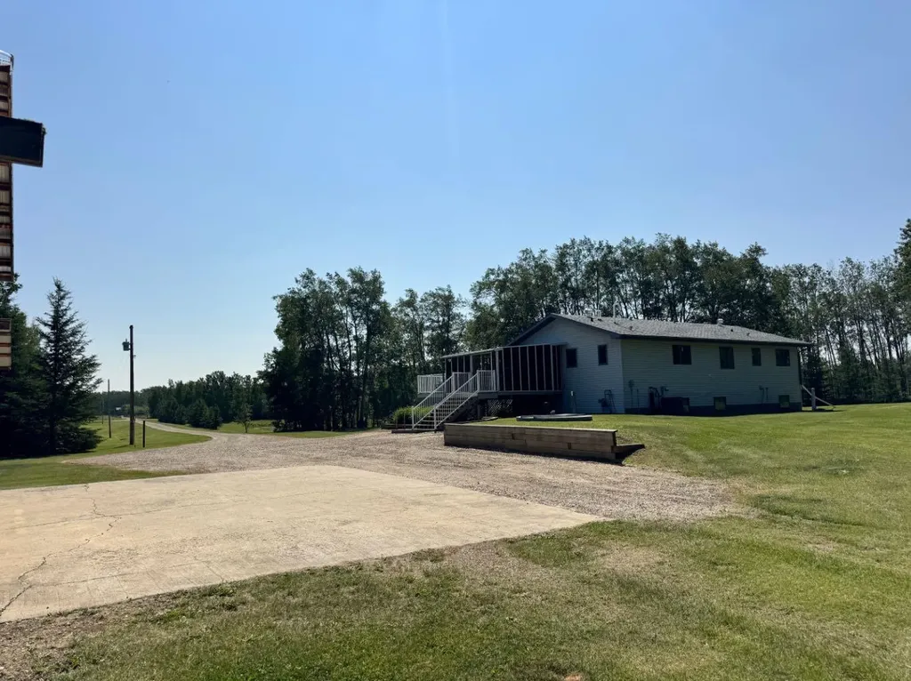 34048 Township Road 834 Rural Clear Hills County AB T0H 1L0