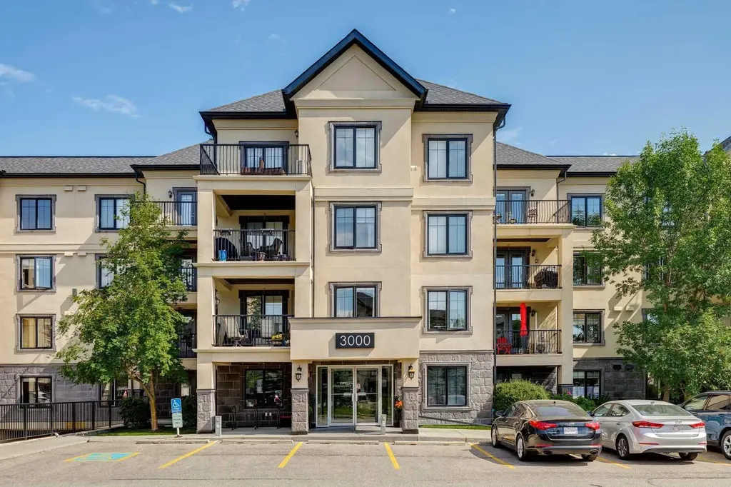 310 Mckenzie Towne Gate SE Calgary AB T2Z 1J4
