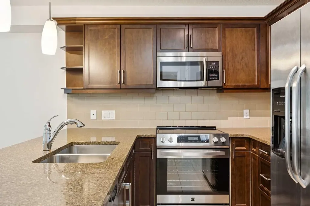 310 Mckenzie Towne Gate SE Calgary AB T2Z 1J4
