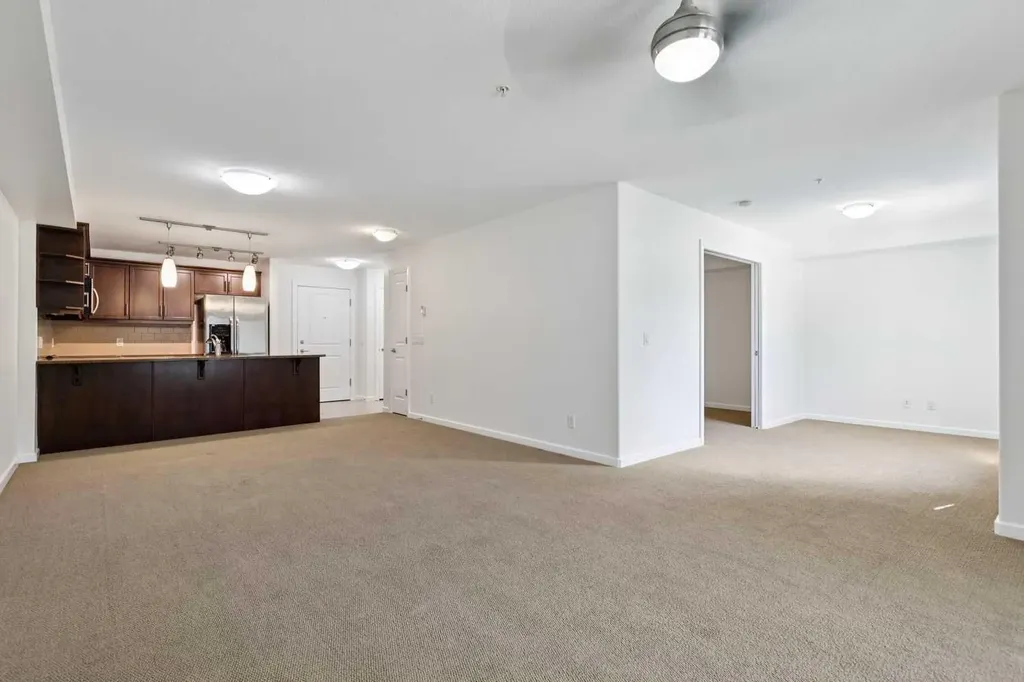 310 Mckenzie Towne Gate SE Calgary AB T2Z 1J4