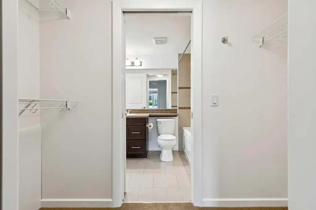 310 Mckenzie Towne Gate SE Calgary AB T2Z 1J4
