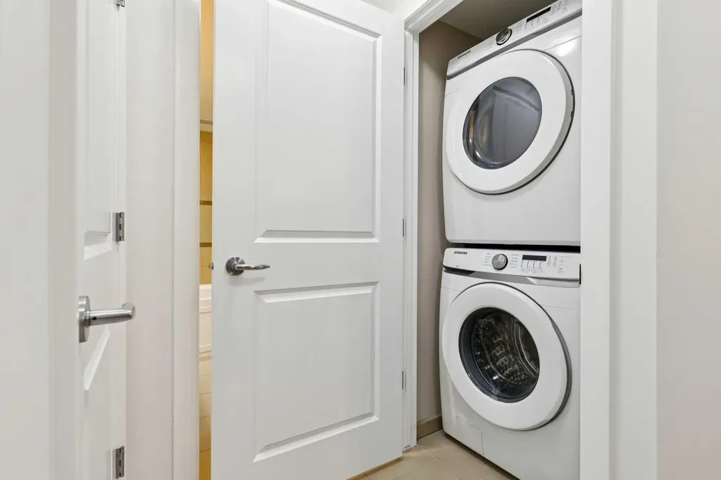 310 Mckenzie Towne Gate SE Calgary AB T2Z 1J4