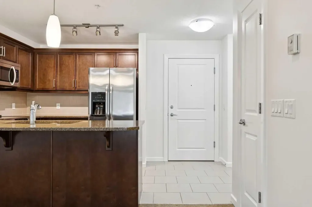 310 Mckenzie Towne Gate SE Calgary AB T2Z 1J4