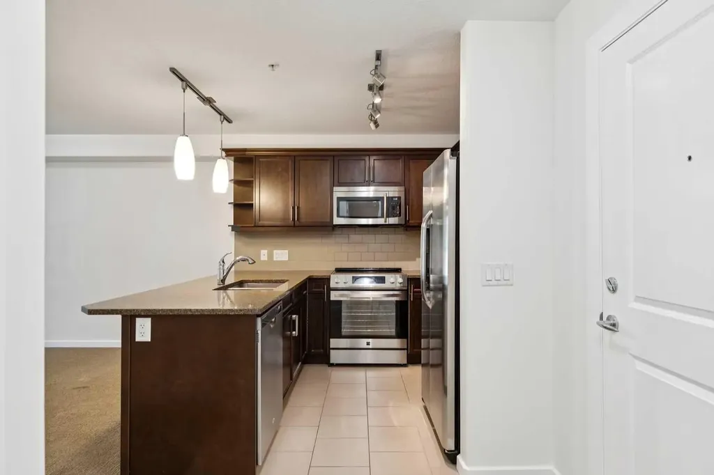 310 Mckenzie Towne Gate SE Calgary AB T2Z 1J4