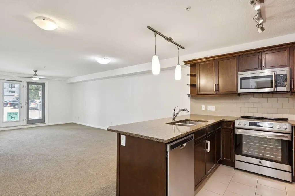 310 Mckenzie Towne Gate SE Calgary AB T2Z 1J4