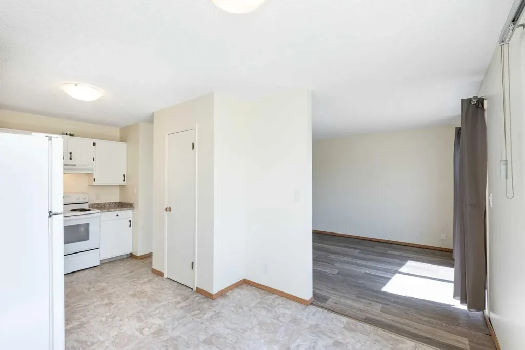 4928 59 Street Innisfail AB T4G 1R8