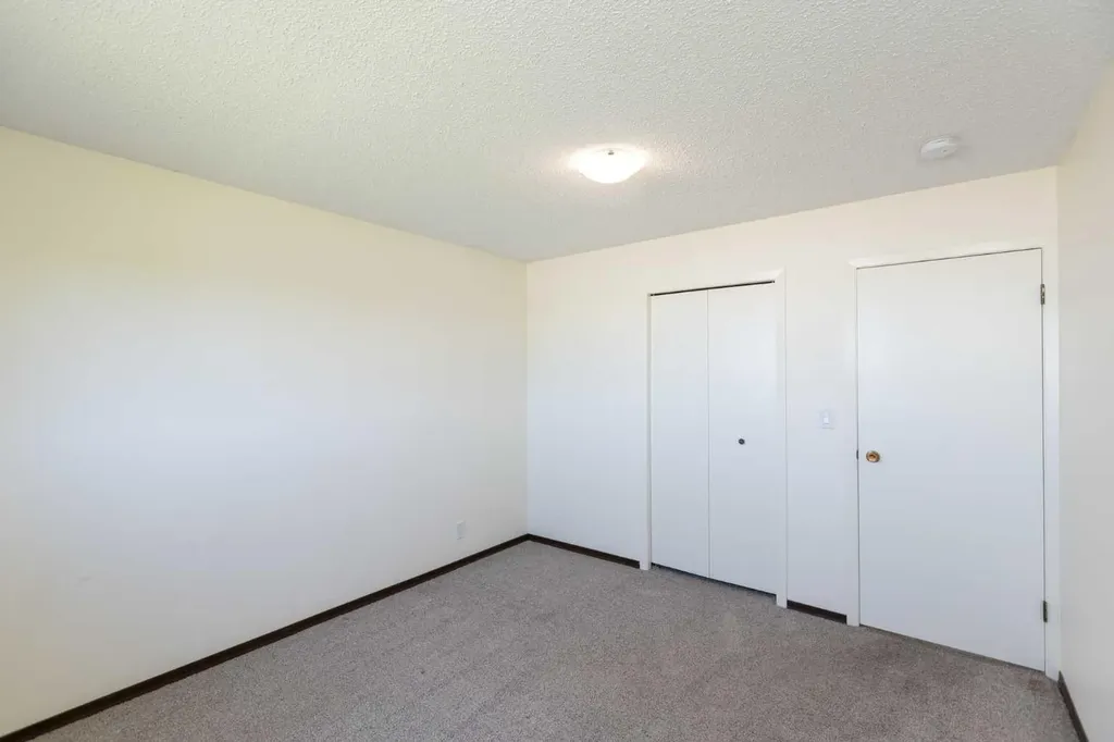 4928 59 Street Innisfail AB T4G 1R8