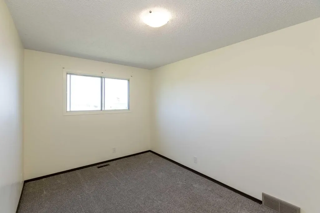 4928 59 Street Innisfail AB T4G 1R8