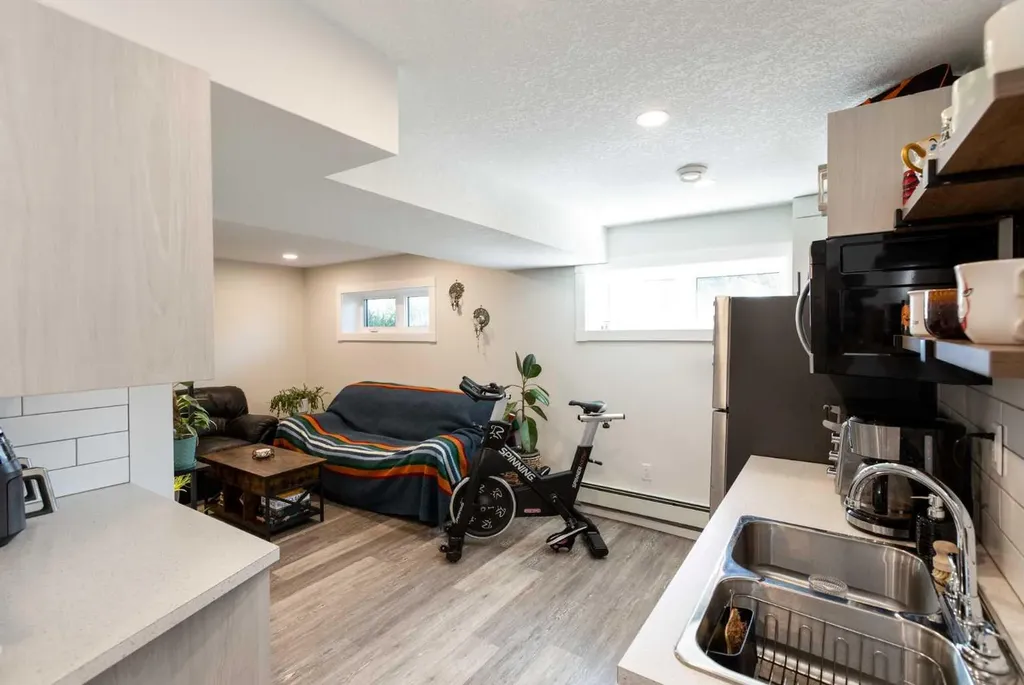 4928 59 Street Innisfail AB T4G 1R8