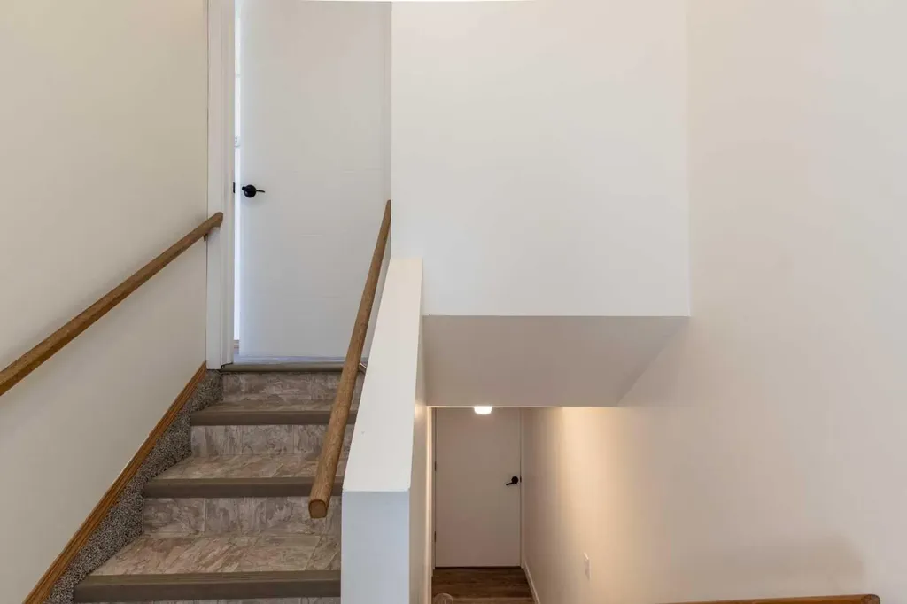 4928 59 Street Innisfail AB T4G 1R8