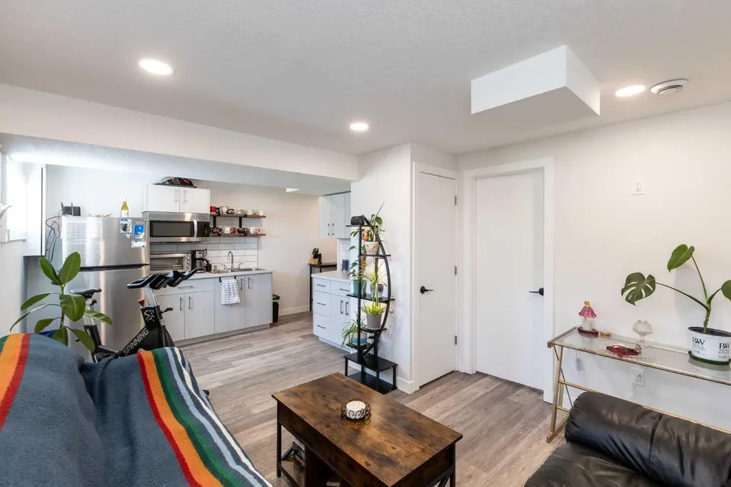 4928 59 Street Innisfail AB T4G 1R8