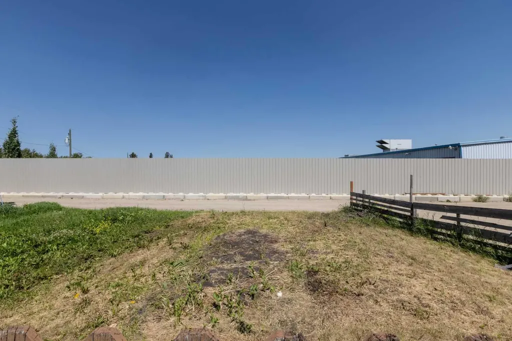 4928 59 Street Innisfail AB T4G 1R8