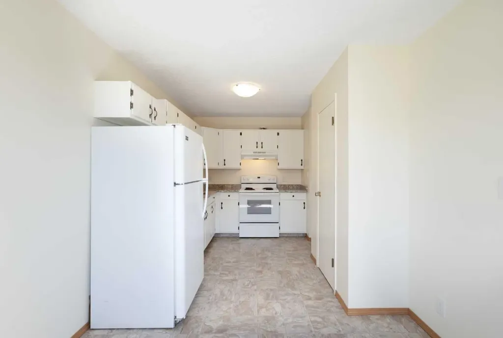 4928 59 Street Innisfail AB T4G 1R8