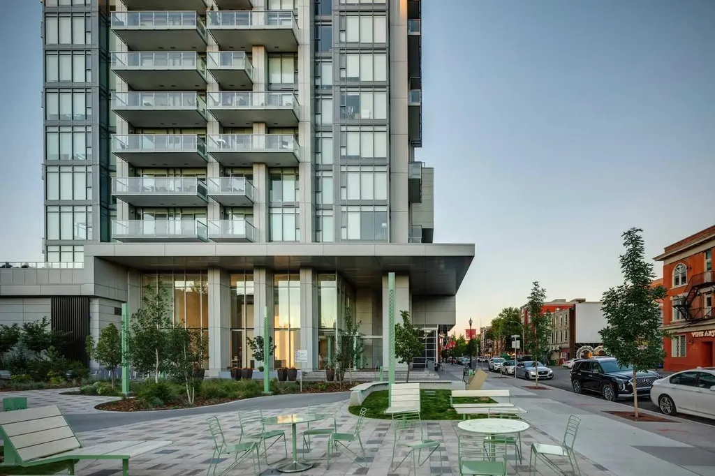 930 16 Avenue SW Calgary AB T2R 1C9