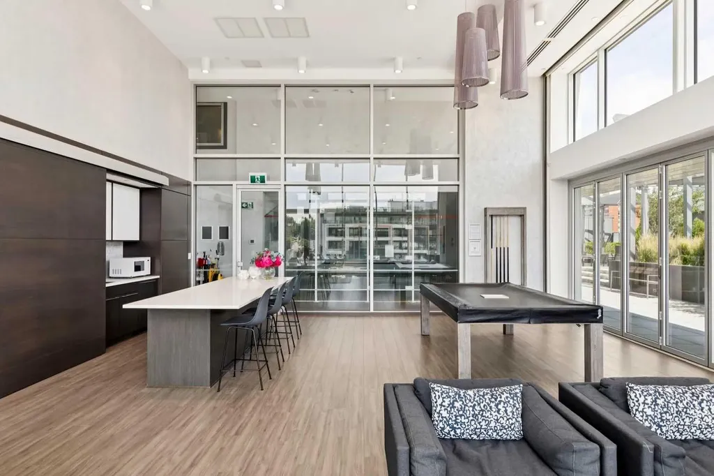 930 16 Avenue SW Calgary AB T2R 1C9