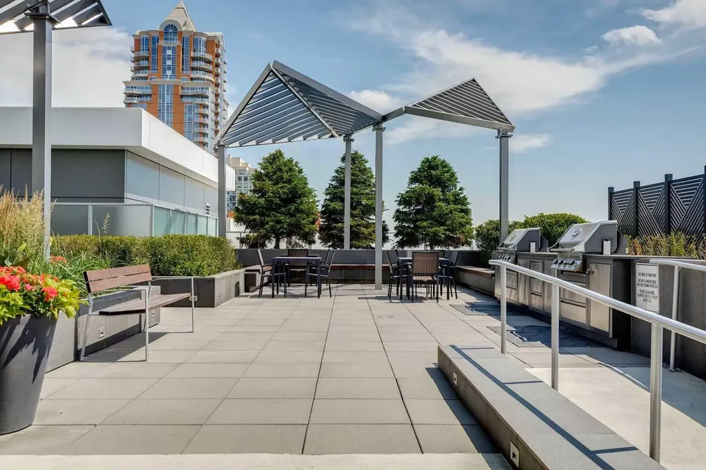 930 16 Avenue SW Calgary AB T2R 1C9