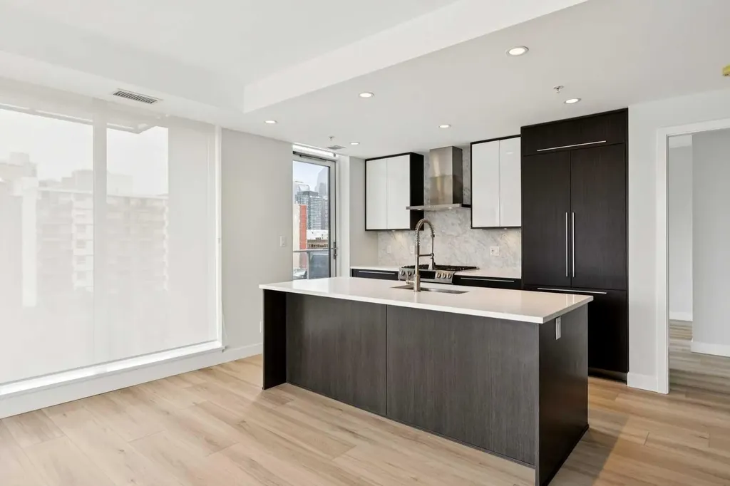930 16 Avenue SW Calgary AB T2R 1C9