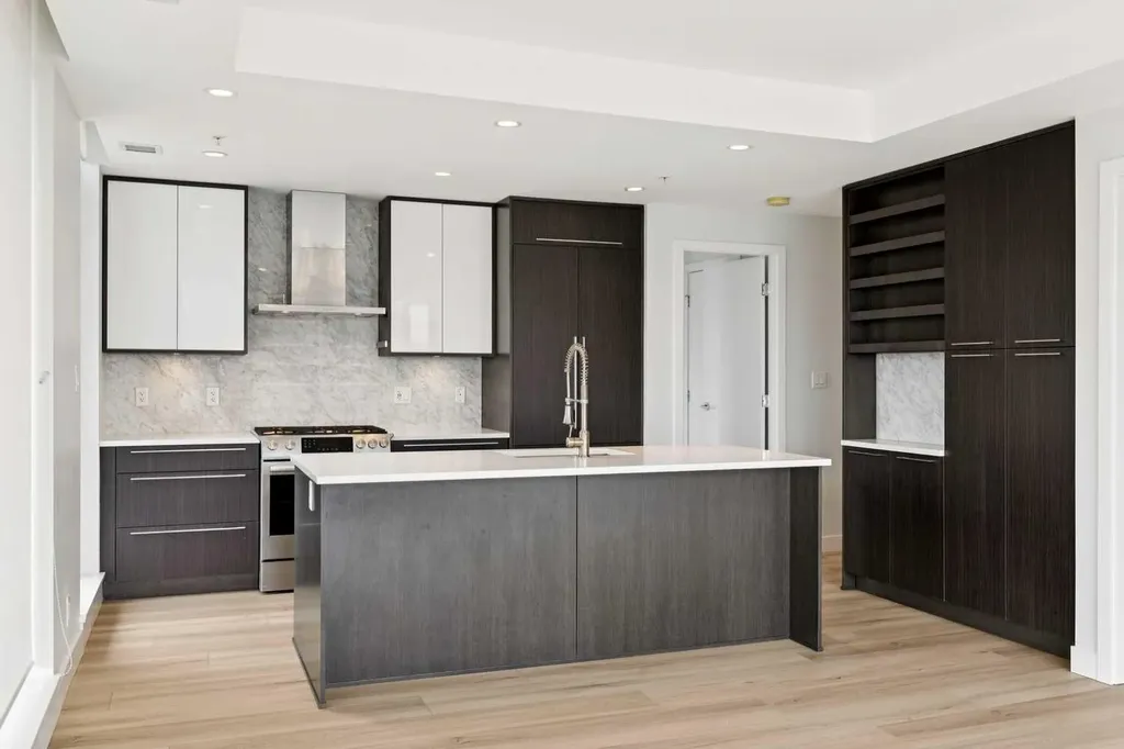 930 16 Avenue SW Calgary AB T2R 1C9