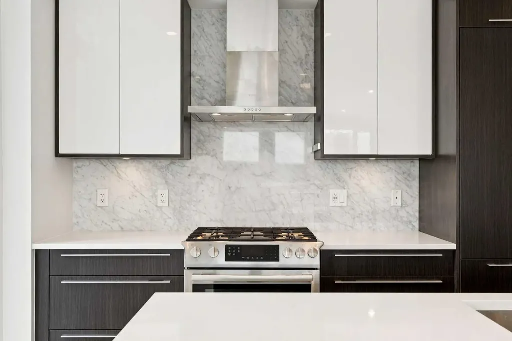 930 16 Avenue SW Calgary AB T2R 1C9