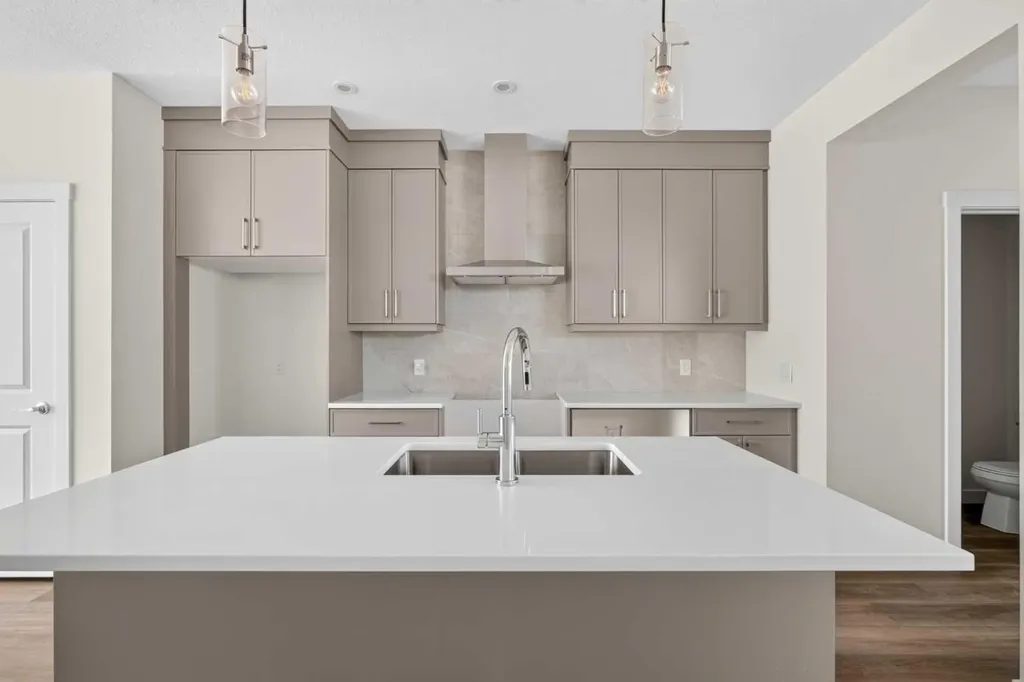 138 Starling Boulevard NW Calgary AB T3P 3E3
