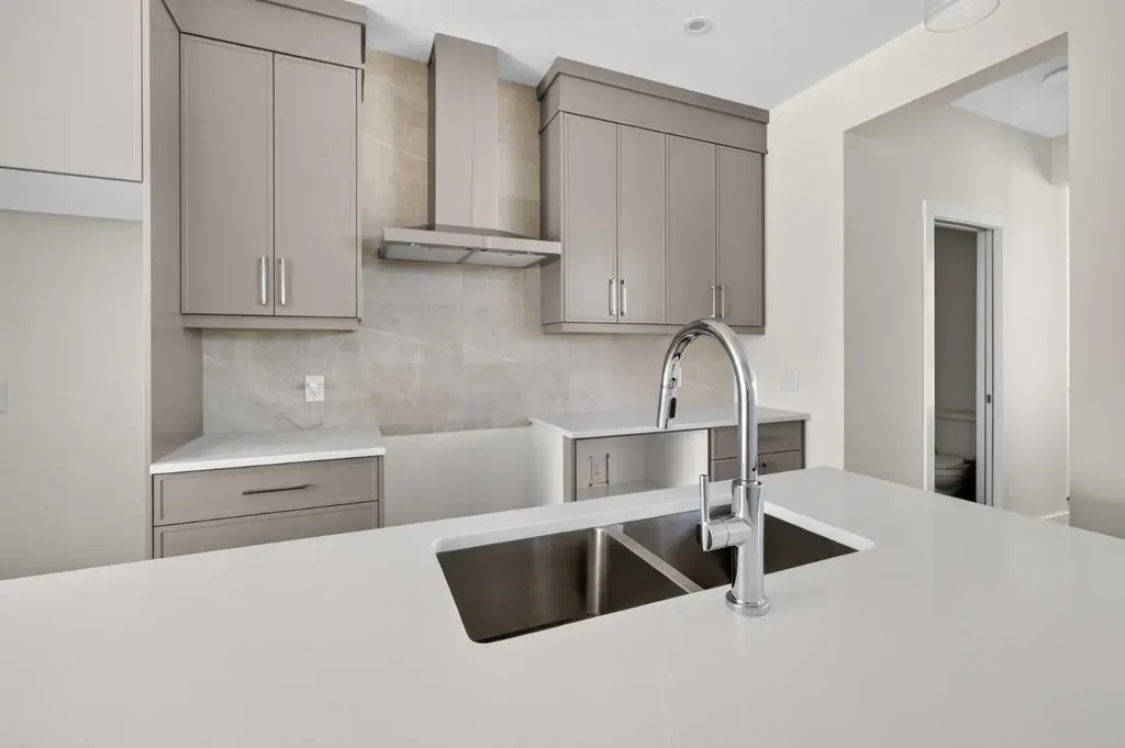 138 Starling Boulevard NW Calgary AB T3P 3E3