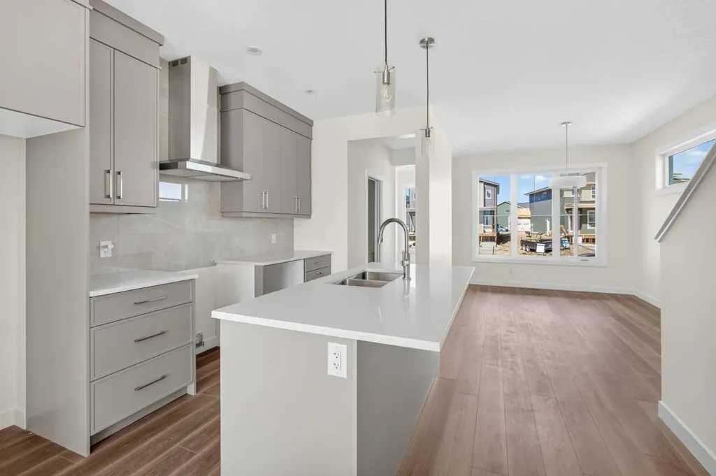 138 Starling Boulevard NW Calgary AB T3P 3E3