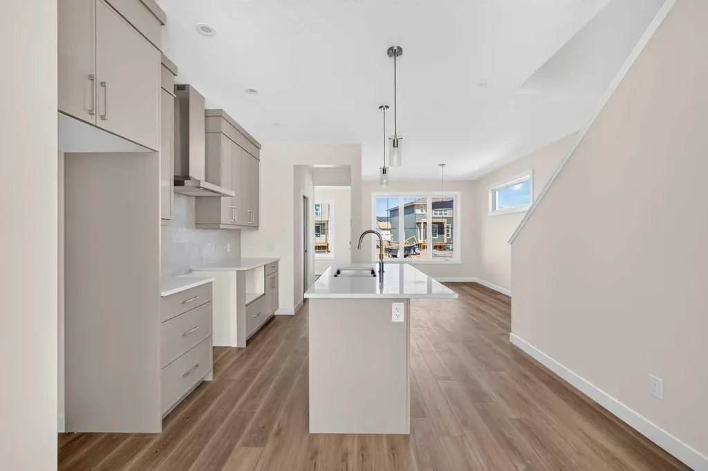 138 Starling Boulevard NW Calgary AB T3P 3E3