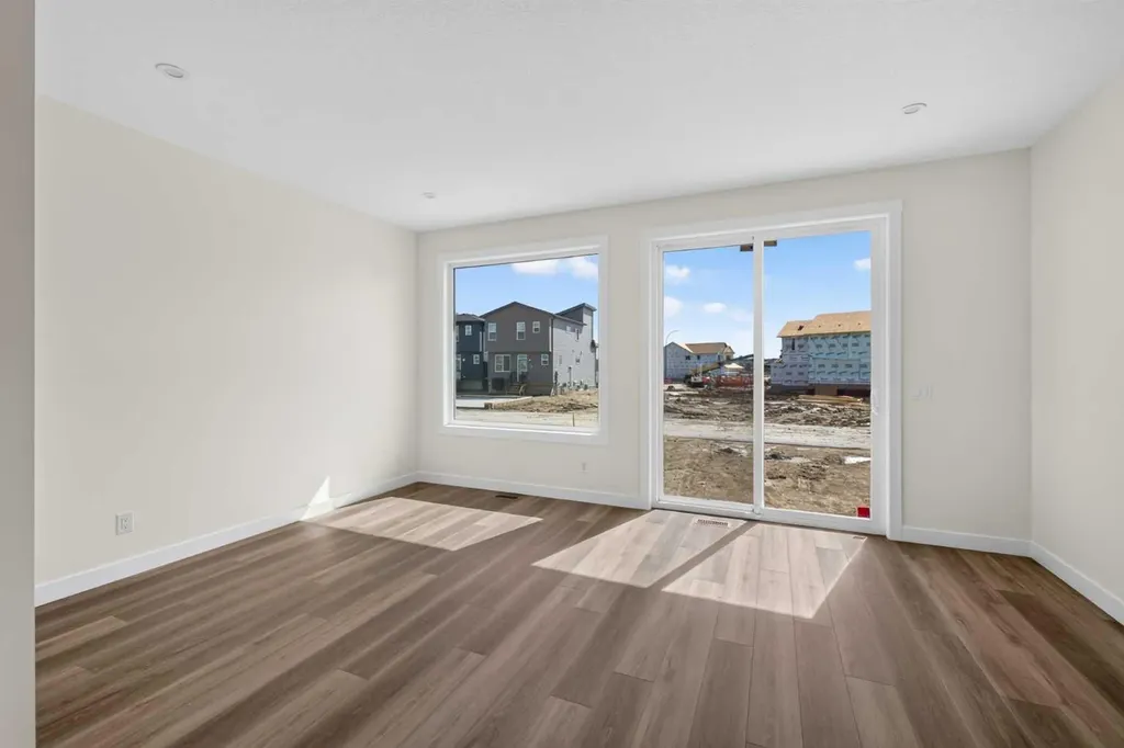 138 Starling Boulevard NW Calgary AB T3P 3E3