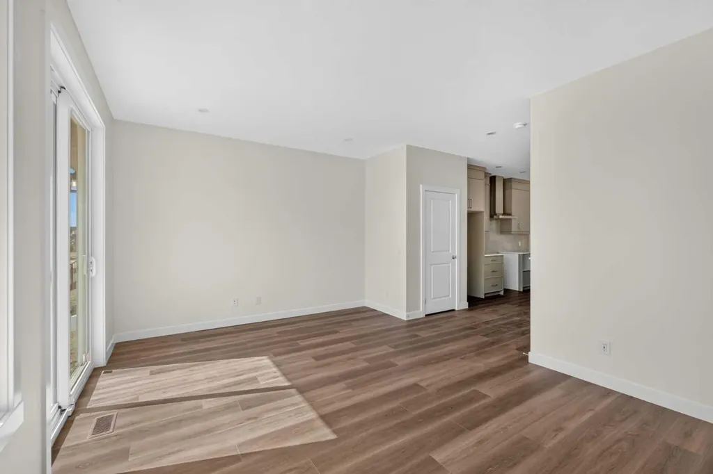 138 Starling Boulevard NW Calgary AB T3P 3E3