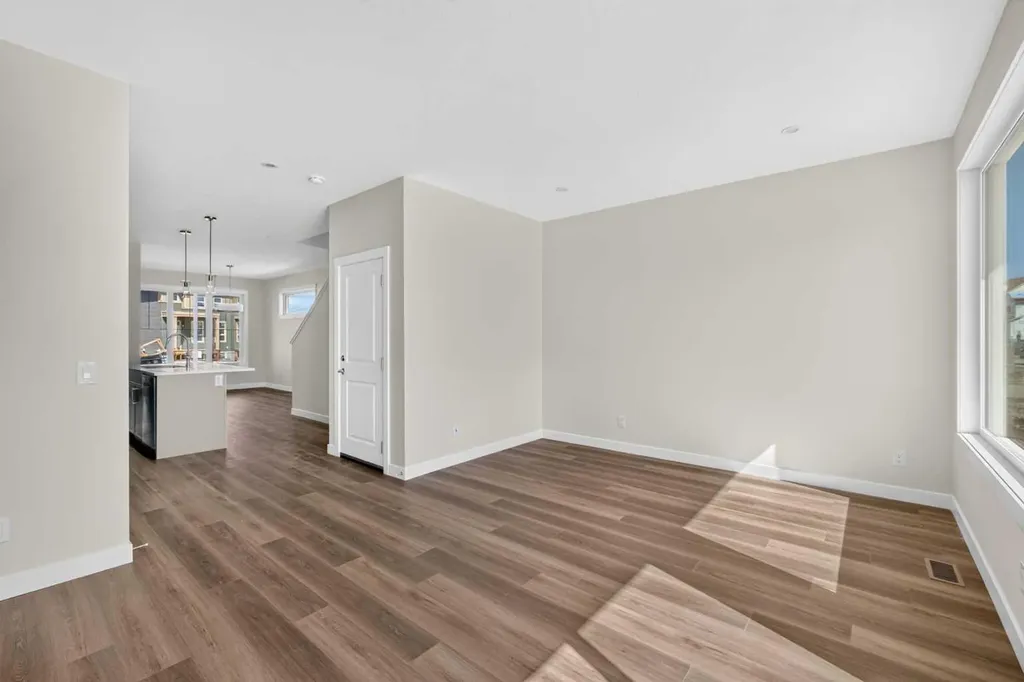 138 Starling Boulevard NW Calgary AB T3P 3E3