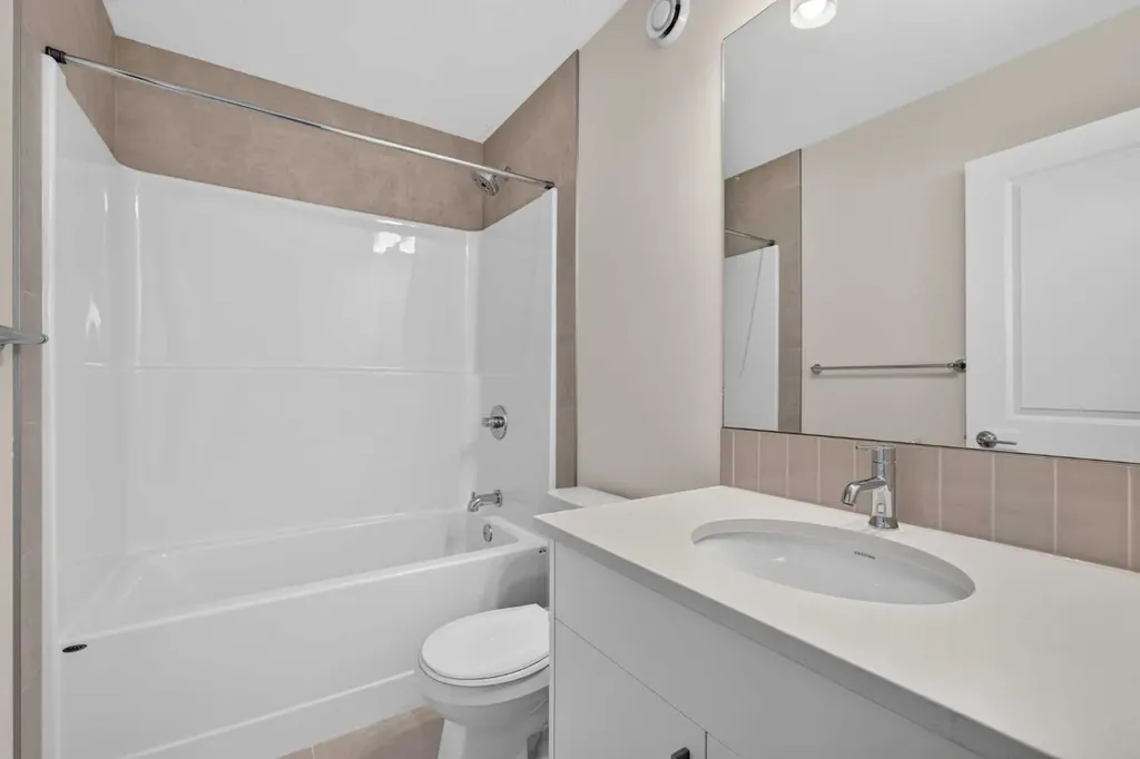138 Starling Boulevard NW Calgary AB T3P 3E3