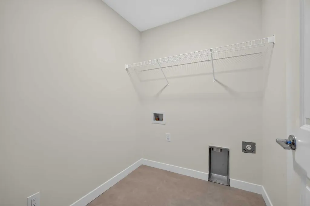 138 Starling Boulevard NW Calgary AB T3P 3E3