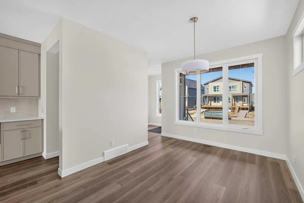 138 Starling Boulevard NW Calgary AB T3P 3E3