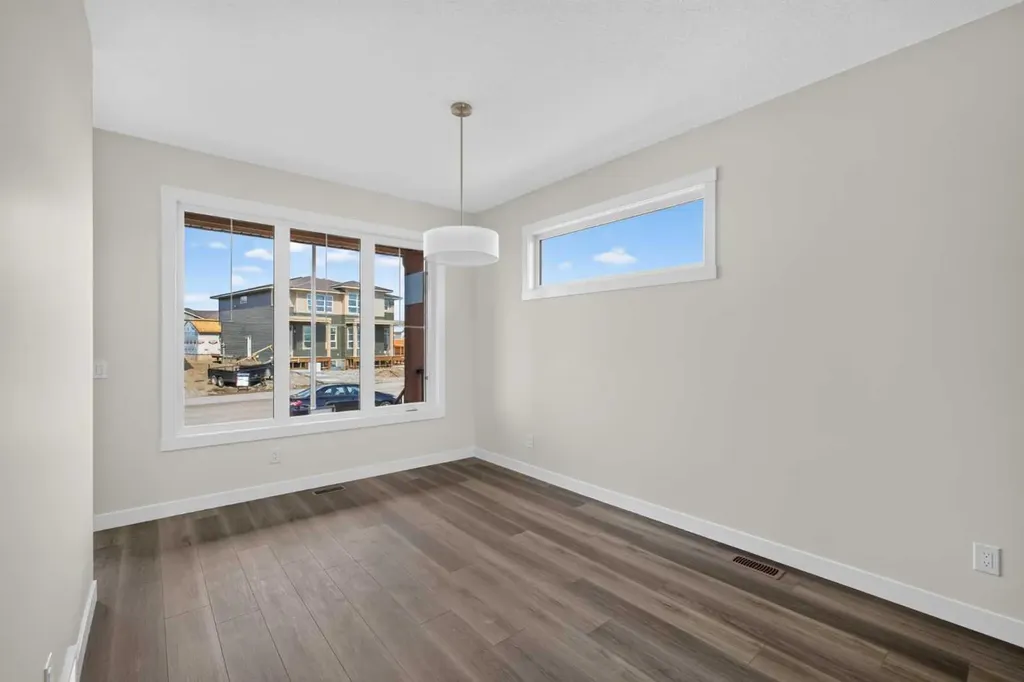 138 Starling Boulevard NW Calgary AB T3P 3E3