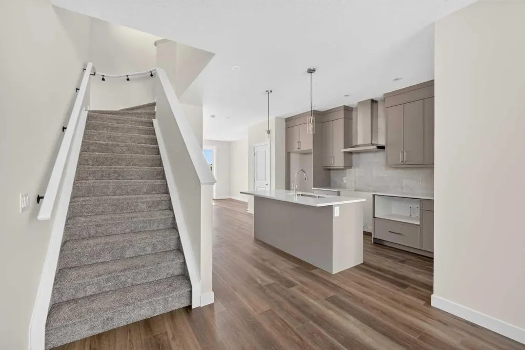 138 Starling Boulevard NW Calgary AB T3P 3E3