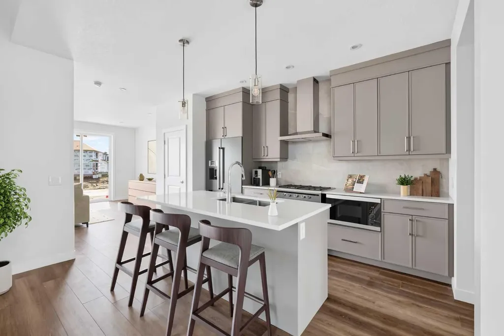 138 Starling Boulevard NW Calgary AB T3P 3E3