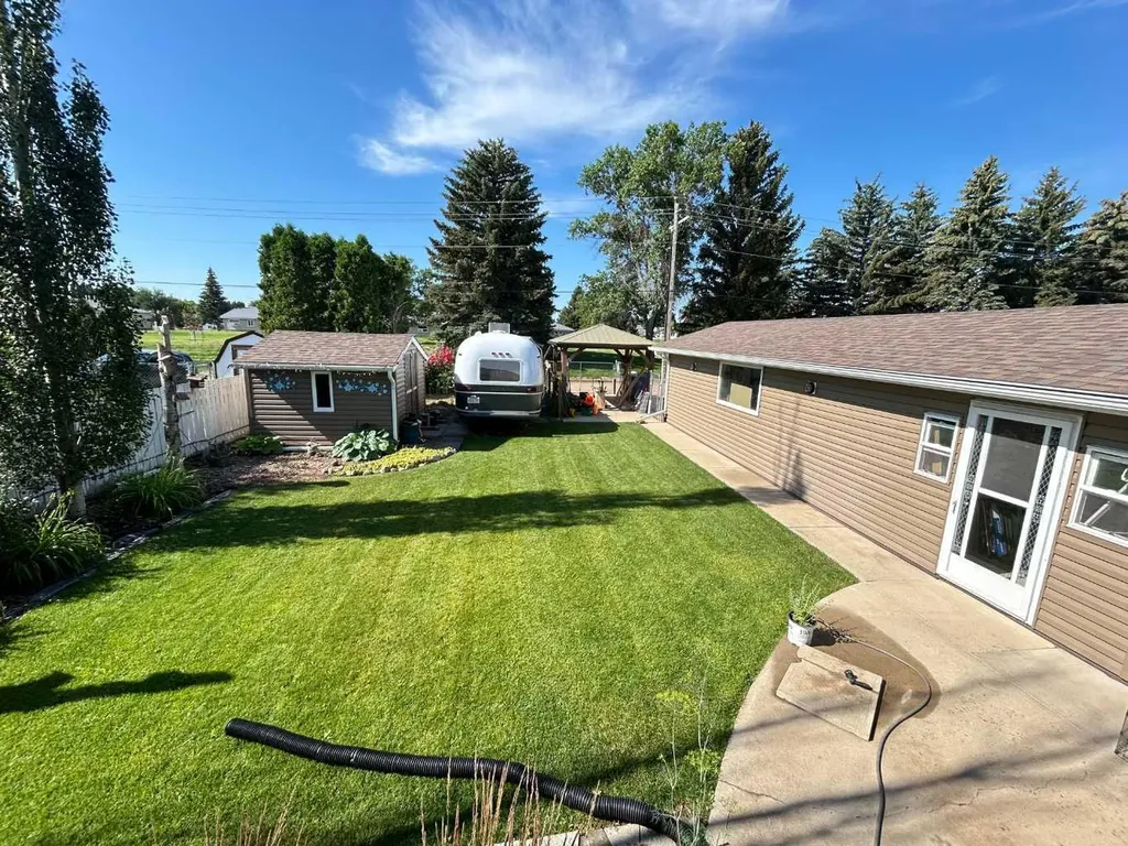53 Carswell Road SE Medicine Hat AB T1B1L9