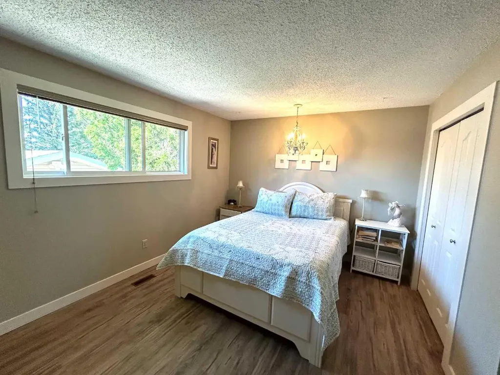 53 Carswell Road SE Medicine Hat AB T1B1L9