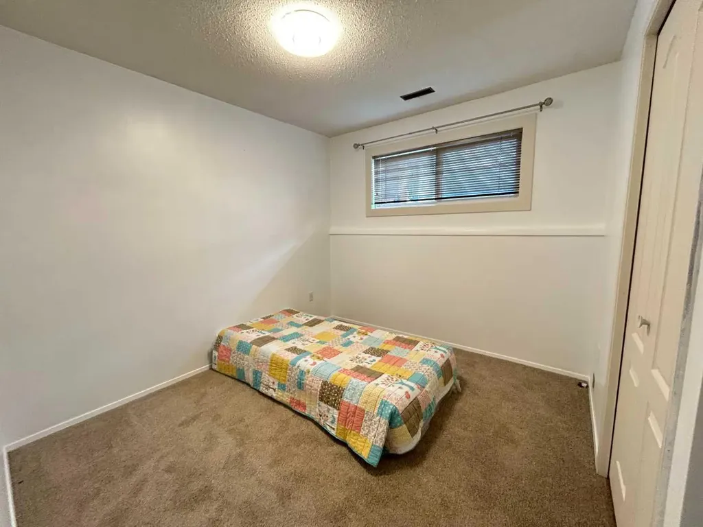 53 Carswell Road SE Medicine Hat AB T1B1L9