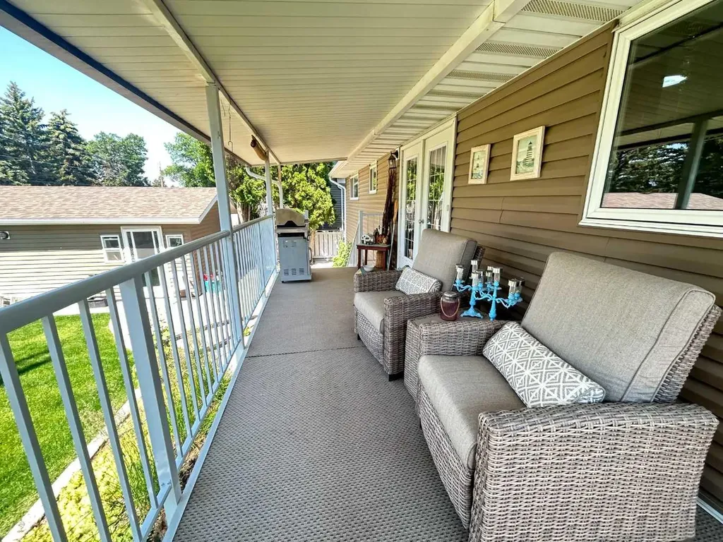 53 Carswell Road SE Medicine Hat AB T1B1L9