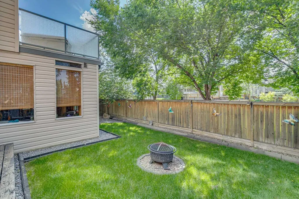 328 Cove Road Chestermere AB T1X 1L5