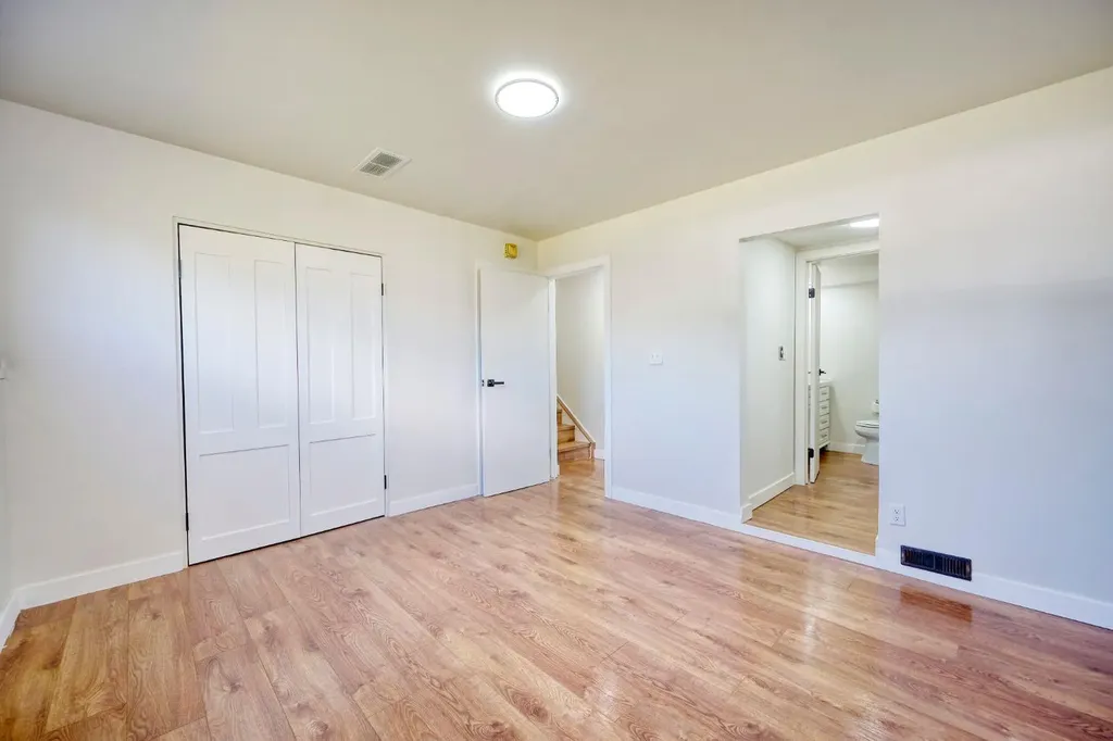 1176 Penrith Crescent SE Calgary AB T2A 2H9