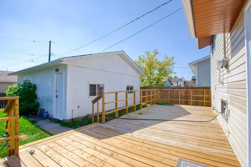 1176 Penrith Crescent SE Calgary AB T2A 2H9