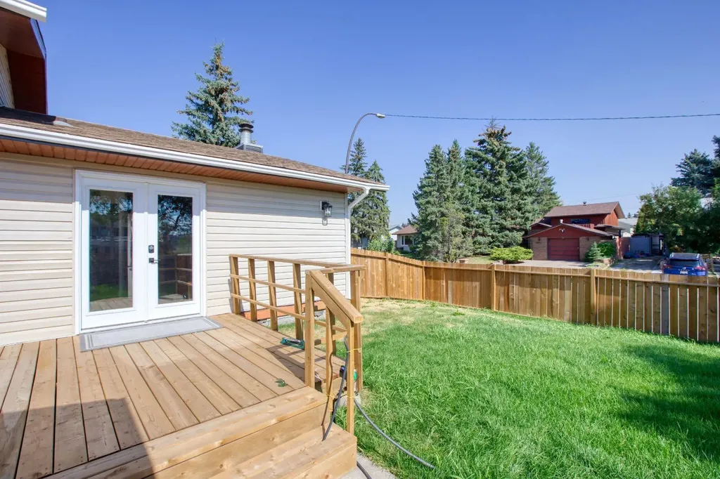 1176 Penrith Crescent SE Calgary AB T2A 2H9